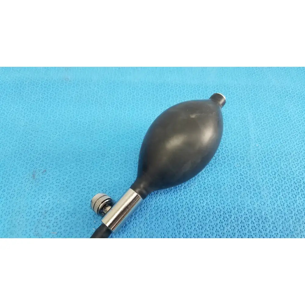Black rubber bulb air pump with metallic valve and hose for welch allyn adult blood presure cuff sphygmomanometer