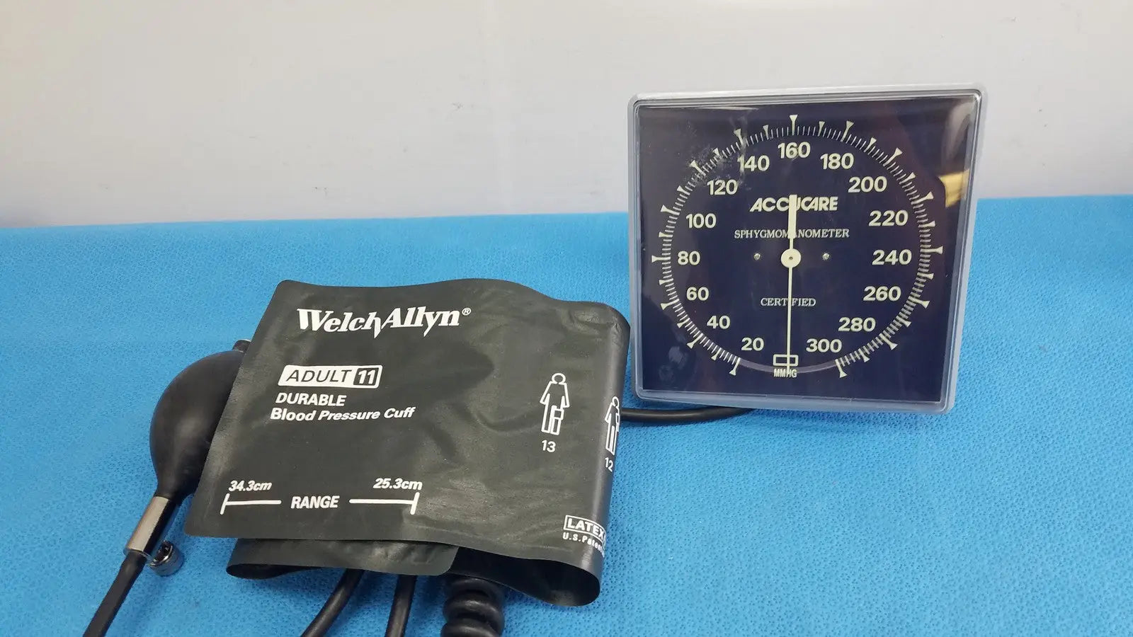 Reuse Medical Welch Allyn Adult 11 Blood Presure Cuff & AccuCare Wall Mounted Sphygmomanometer Blood Pressure Cuffs & Hoses, second-hand product photo 1
