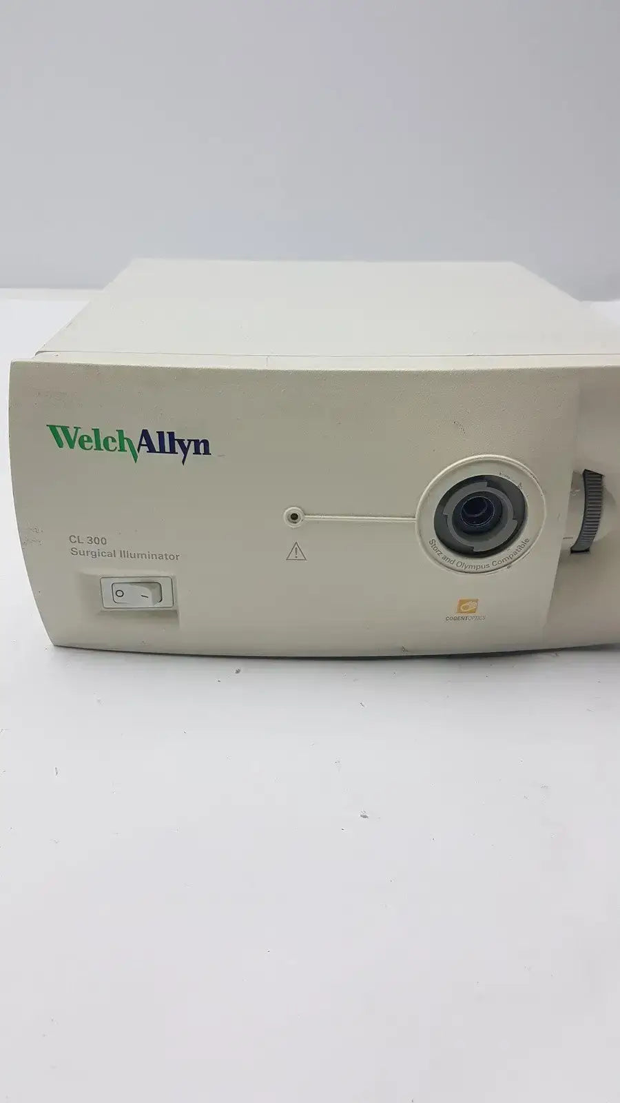 Welch Allyn CL300 Surgical Illuminator, Ref 90123 Surgical Illuminator, second-hand product photo 3
