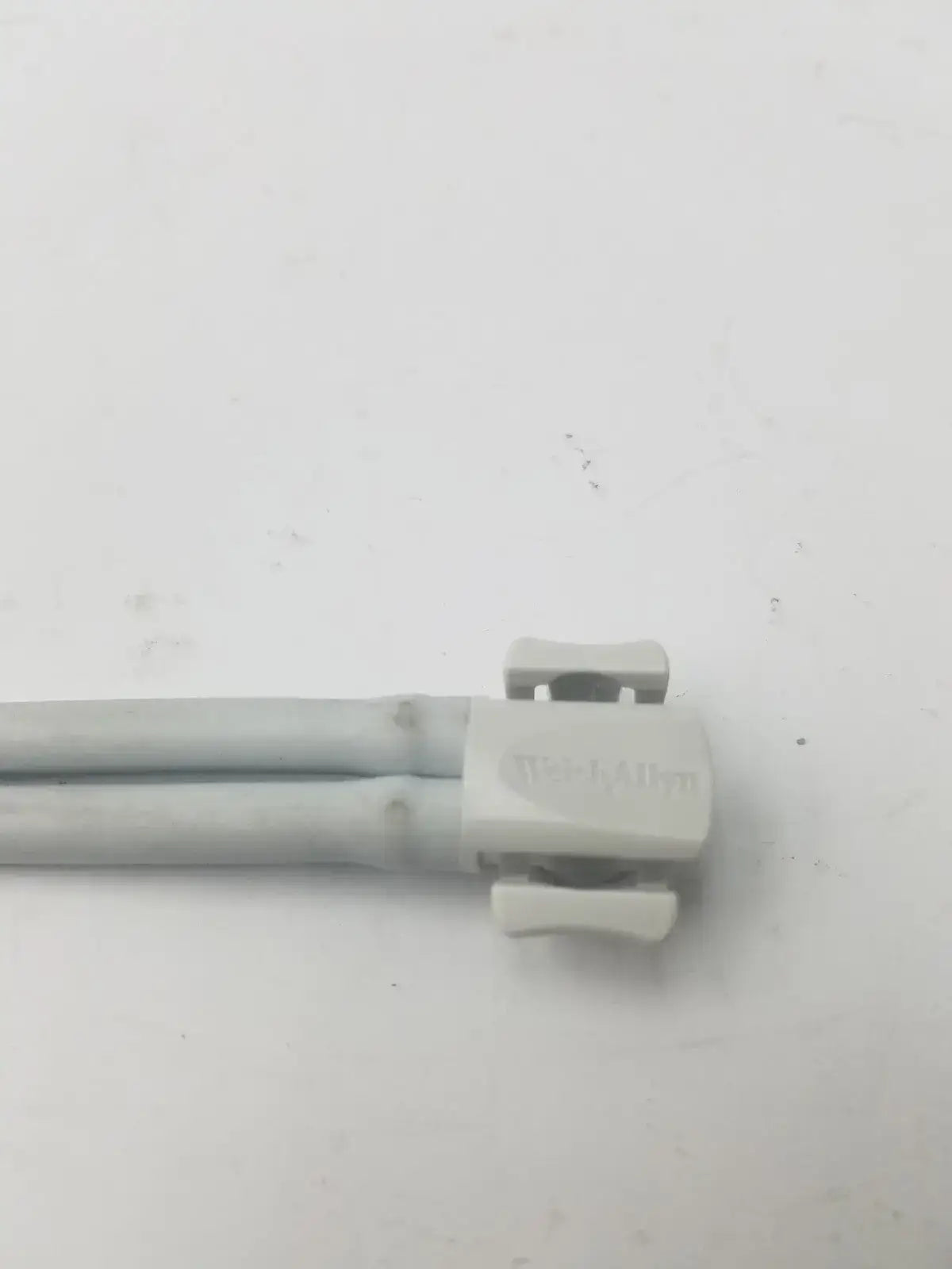 Welch Allyn FlexiPort 2-Tube with Locking Connector Blood Pressure Monitor Accessory, second-hand product photo 3
