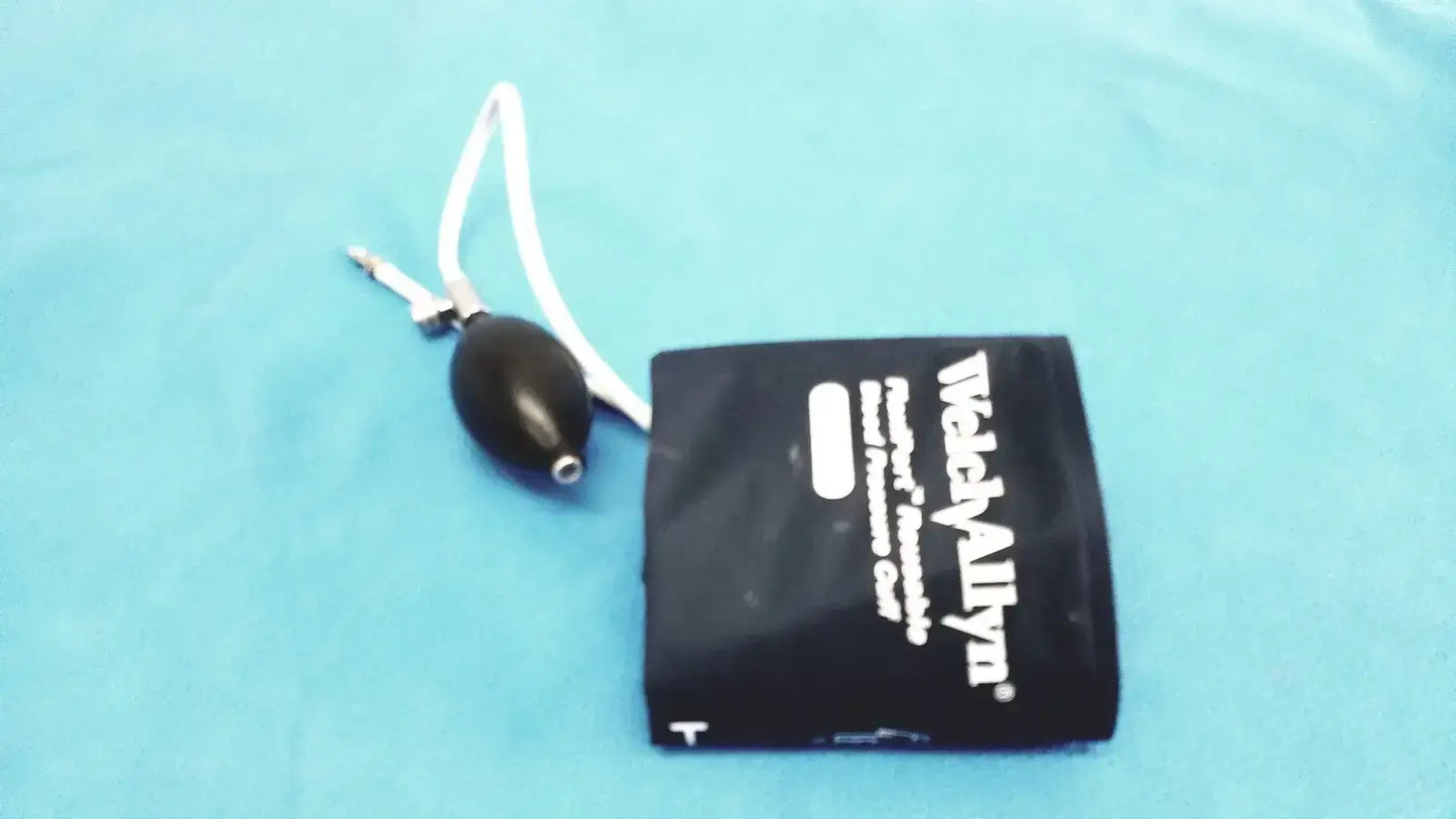 Welch Allyn FlexiPort Adult 11 Blood Pressure Cuff - 25cm 35cm w/ Inflation Bulb Blood Pressure Cuff, second-hand product photo 4