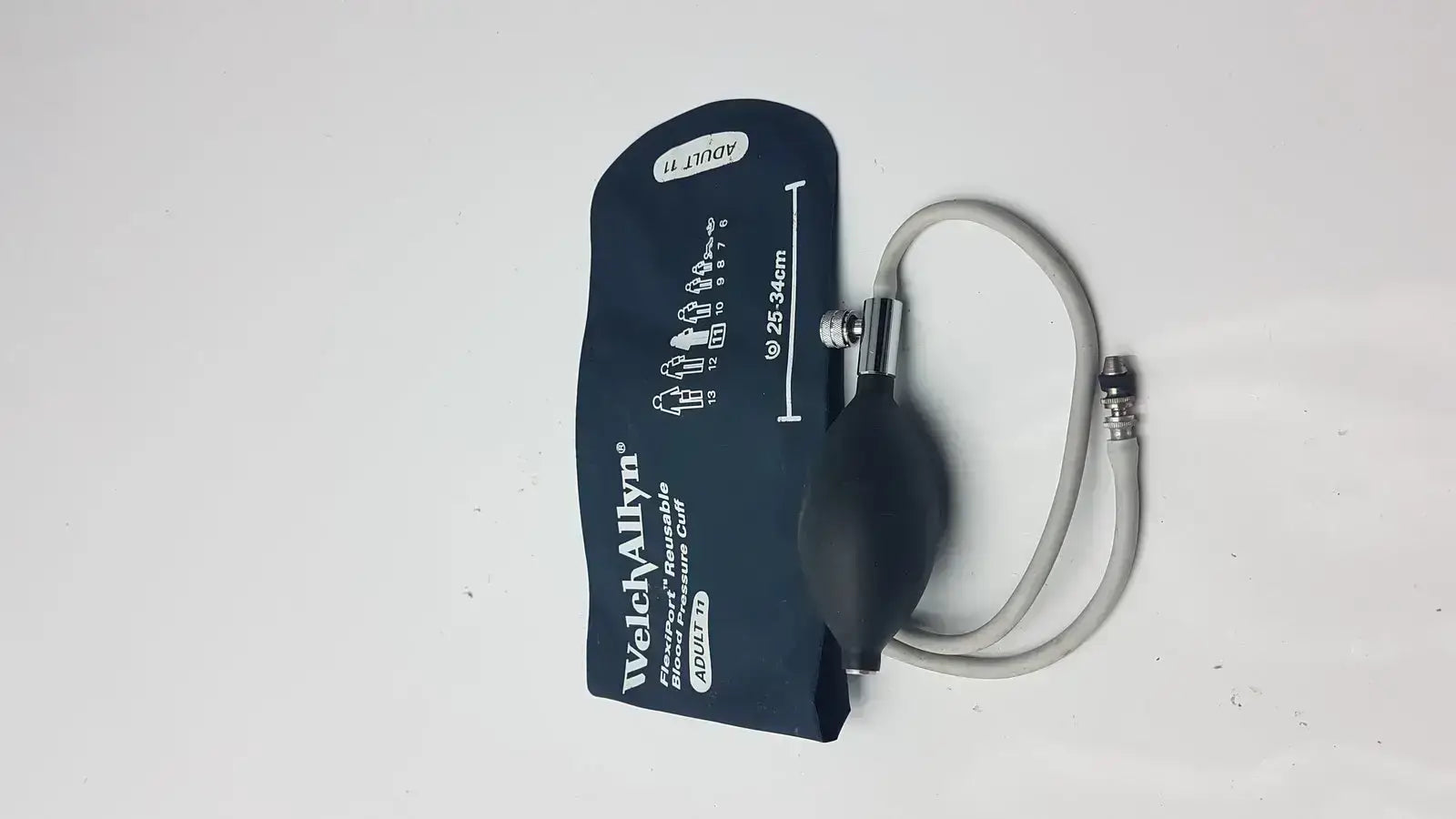 Welch Allyn FlexiPort Reusable Blood Pressure Cuff Adult 11, 25 - 34 cm Blood Pressure Cuff, second-hand product photo 5