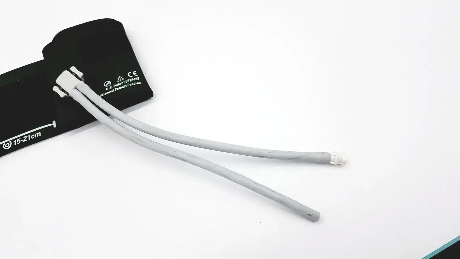 Welch Allyn FlexiPort Reusable Blood Pressure Cuff with Two-Tube Mated Locking C Blood Pressure Cuff, second-hand product photo 14