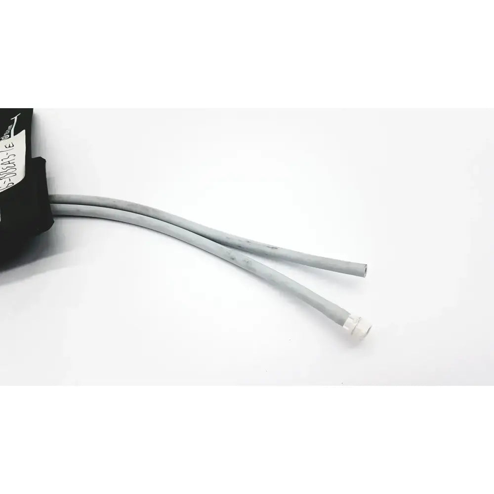 Welch Allyn FlexiPort Reusable Blood Pressure Cuff with Two-Tube Mated Locking C Blood Pressure Cuff, second-hand product photo 5