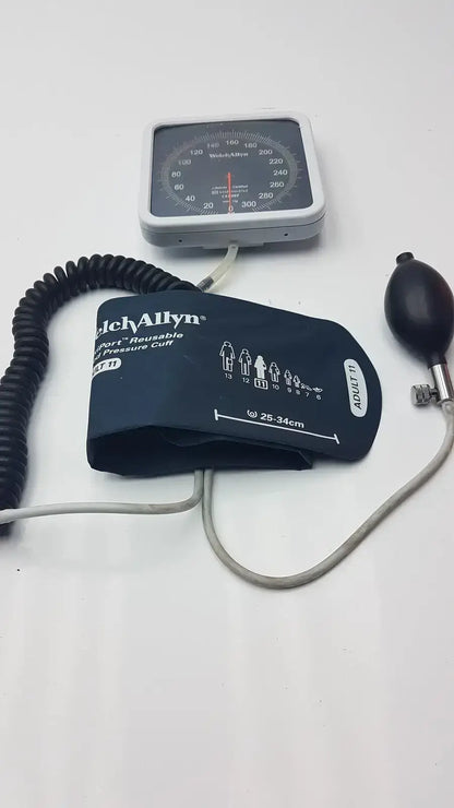 Welch Allyn Lifetime Certified Blood Pressure Gauge with Cuff 25-34cm Blood Pressure Gauge, second-hand product photo 1