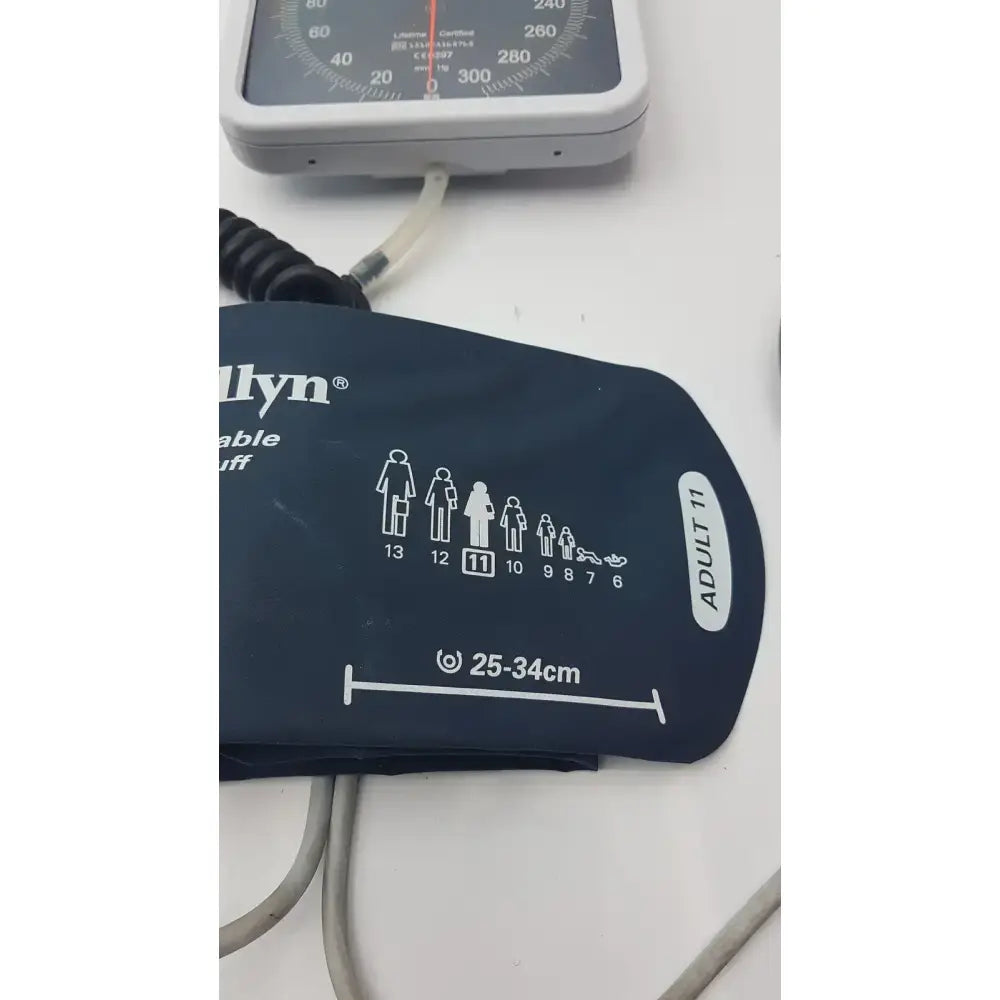 Welch Allyn Lifetime Certified Blood Pressure Gauge with Cuff 25-34cm Blood Pressure Gauge, second-hand product photo 2