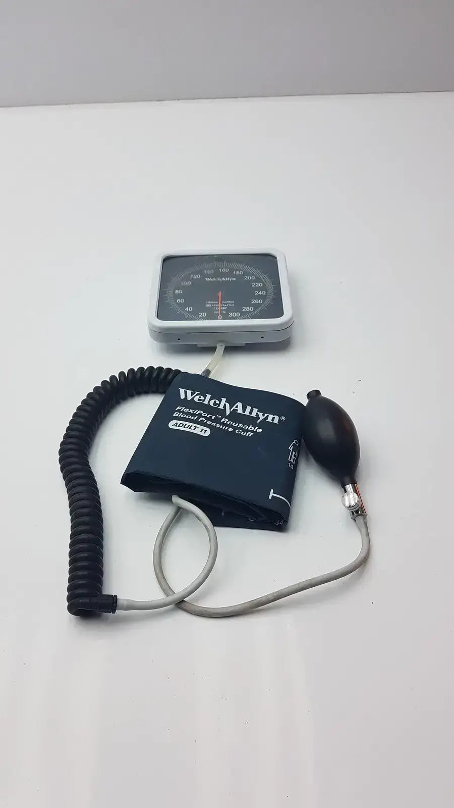 Welch Allyn Lifetime Certified Blood Pressure Gauge with Cuff 25-34cm Blood Pressure Gauge, second-hand product photo 7