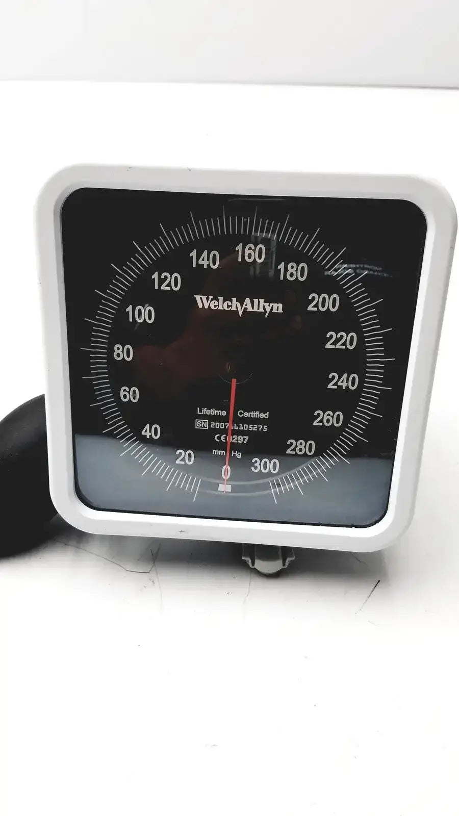 Welch Allyn Lifetime Certified Blood Pressure Monitor Blood Pressure Monitor, second-hand product photo 1