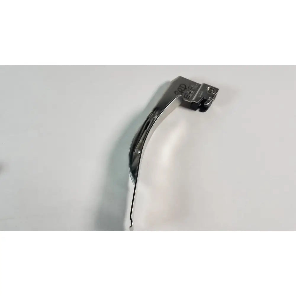 Silver-colored stainless steel fiber optic laryngoscope blade with curved handle for welch allyn mac 4 optic laryngoscope