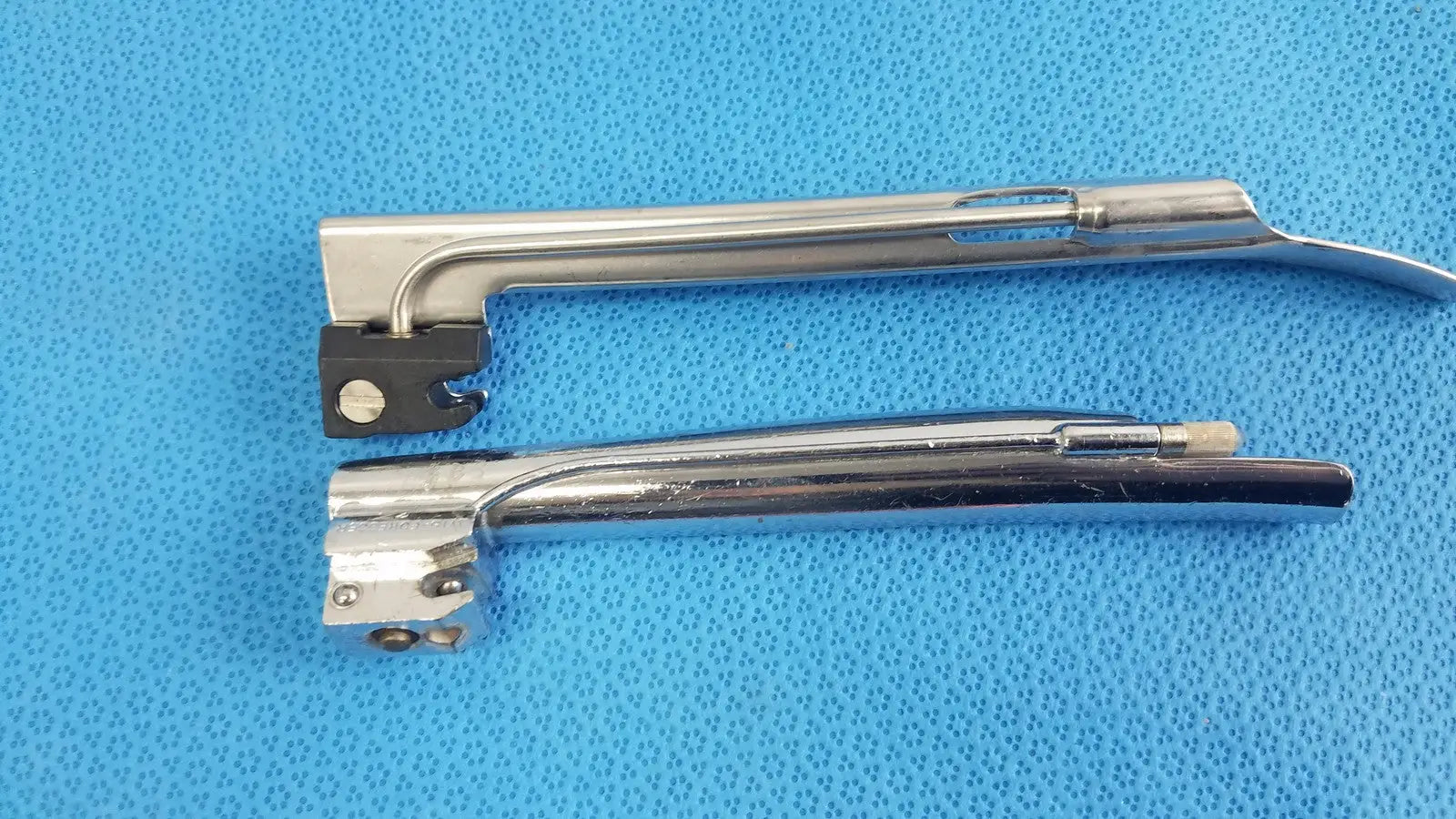 Reuse Medical Welch Allyn Mil 3 Fiber Optic Laryngoscope Blade - Lot Of 2 Laryngoscopes, second-hand product photo 1