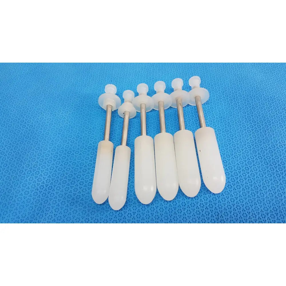 White plastic syringe plungers with metallic shafts for welch allyn rotary filling pumps medical fluid transfer system lot of 5