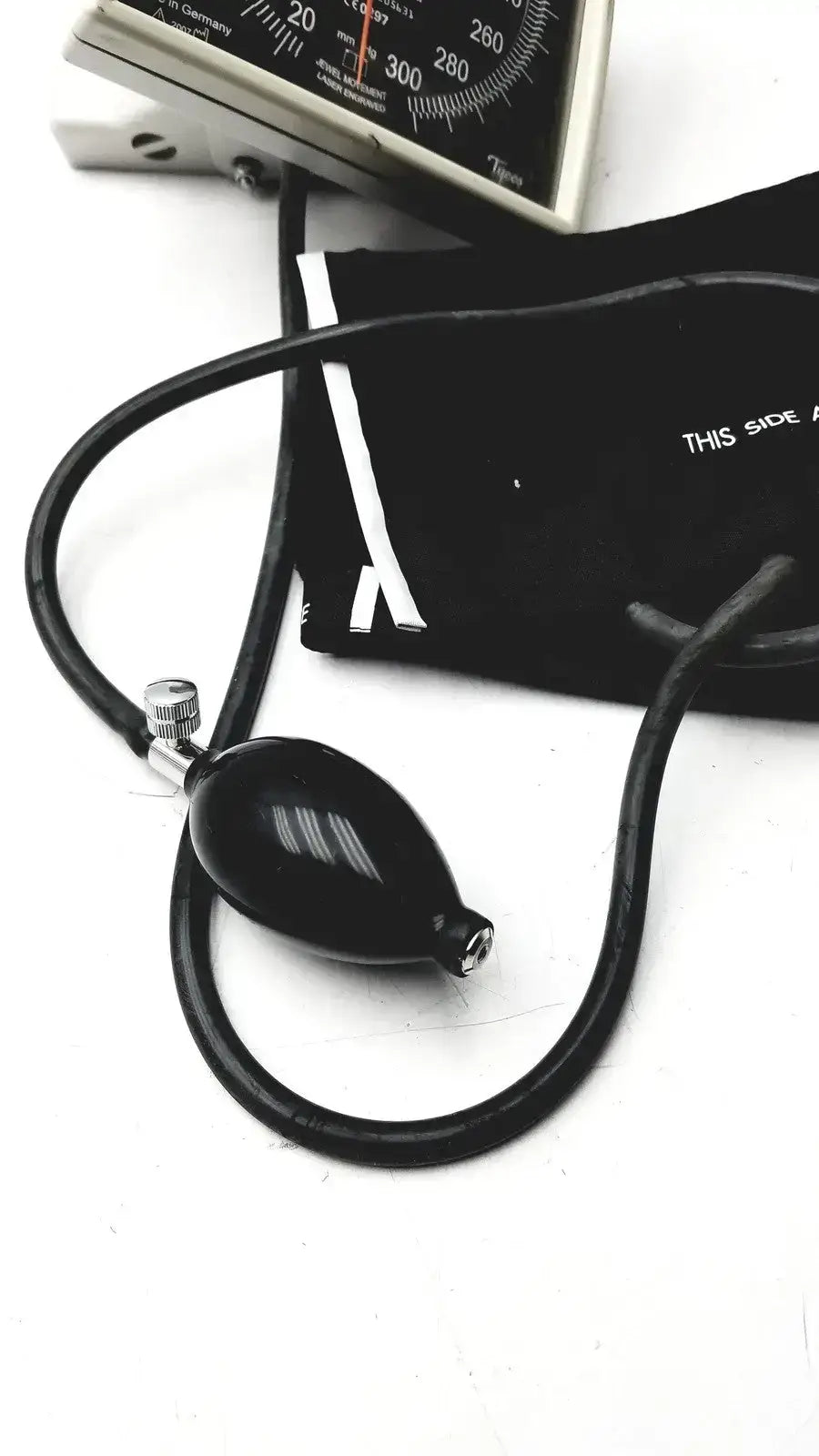 Welch Allyn Tycos Jewel Movement Laser Engraved BP Monitor and Cuff Blood Pressure Monitor, second-hand product photo 2