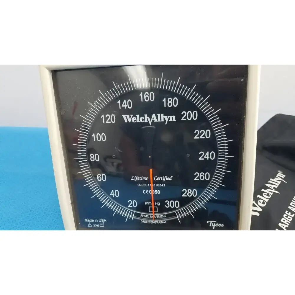 Welch Allyn Tycos Large Adult Sphygmomanometer Blood Pressure Monitor Cuff 34-52 Blood Pressure Cuff, second-hand product photo 3