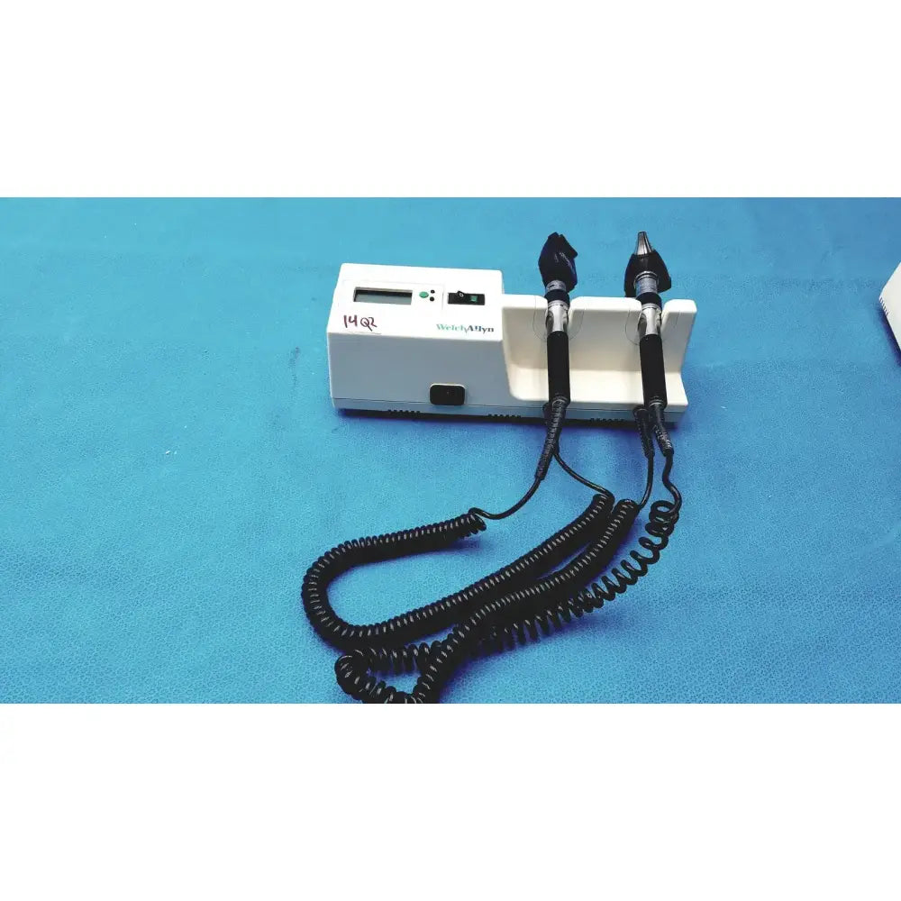 Welch Allyn Wall Mount Transformer with Otoscope & Ophthalmoscope Wall Mount Diagnostic Set, second-hand product photo 1