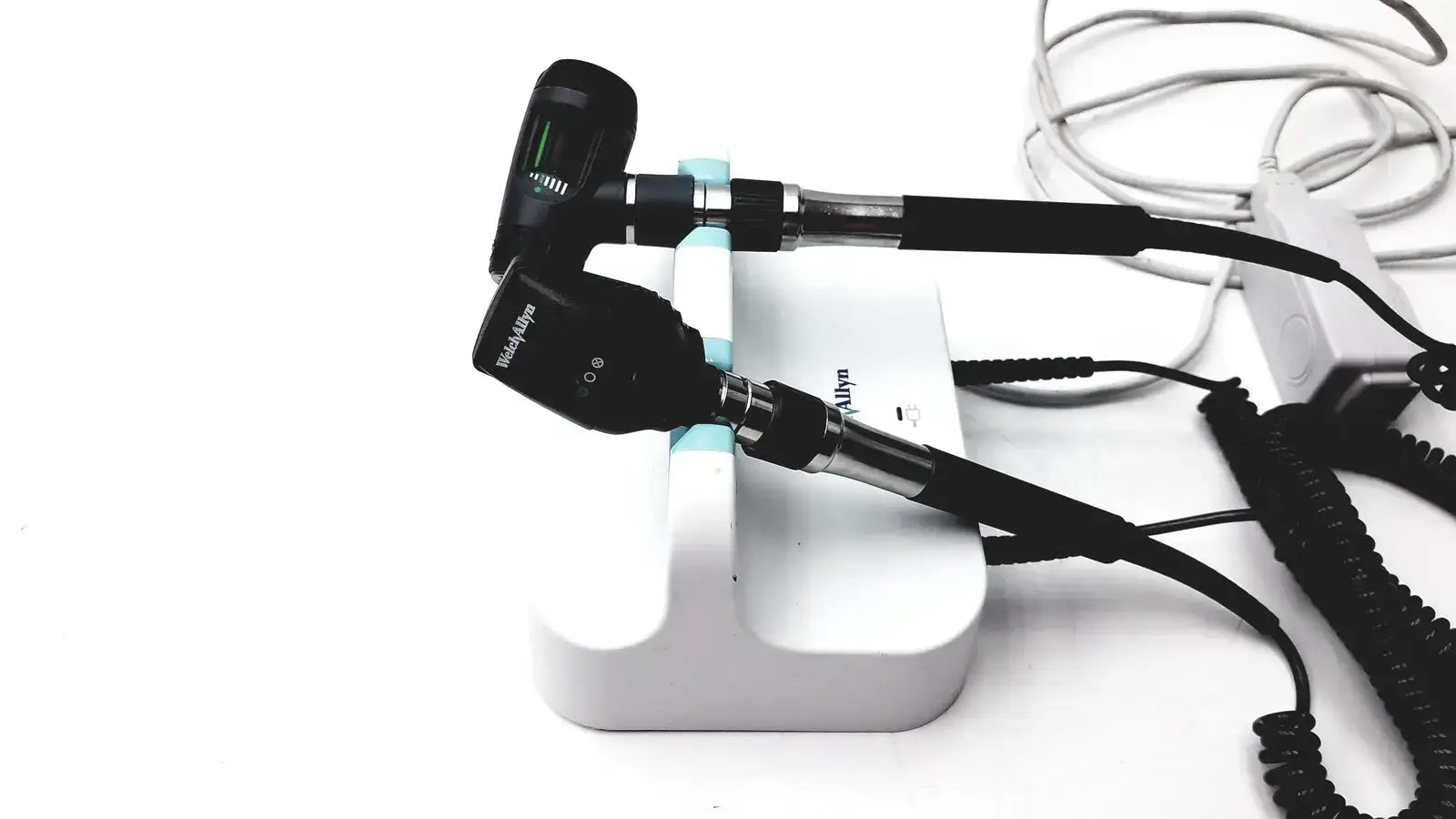 Welch Allyn Wall Transformer Ophthalmoscope & MacroView Otoscope 23810, 11720 Diagnostic Set, second-hand product photo 3