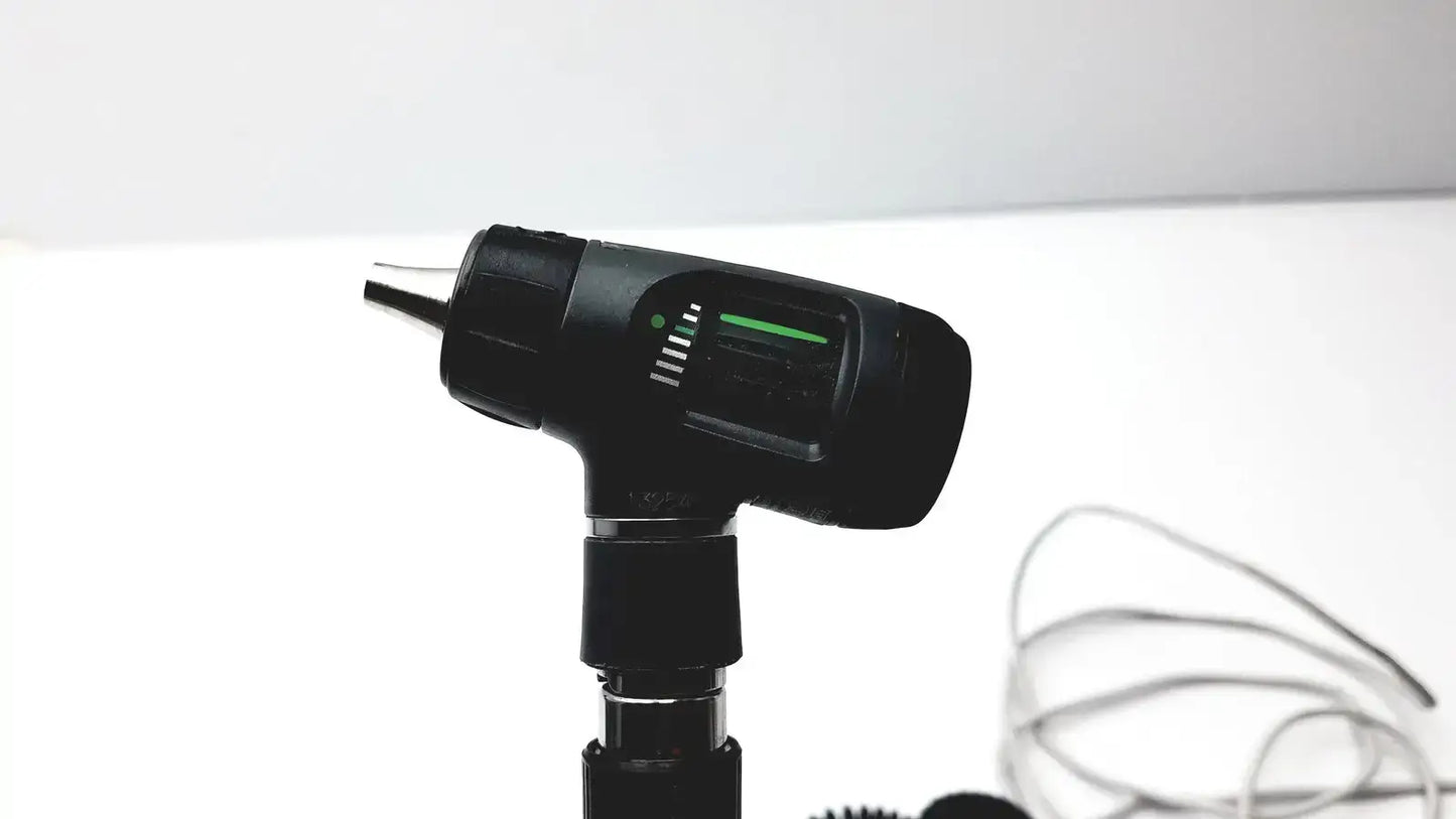 Welch Allyn Wall Transformer Ophthalmoscope & MacroView Otoscope 23810, 11720 Diagnostic Set, second-hand product photo 5