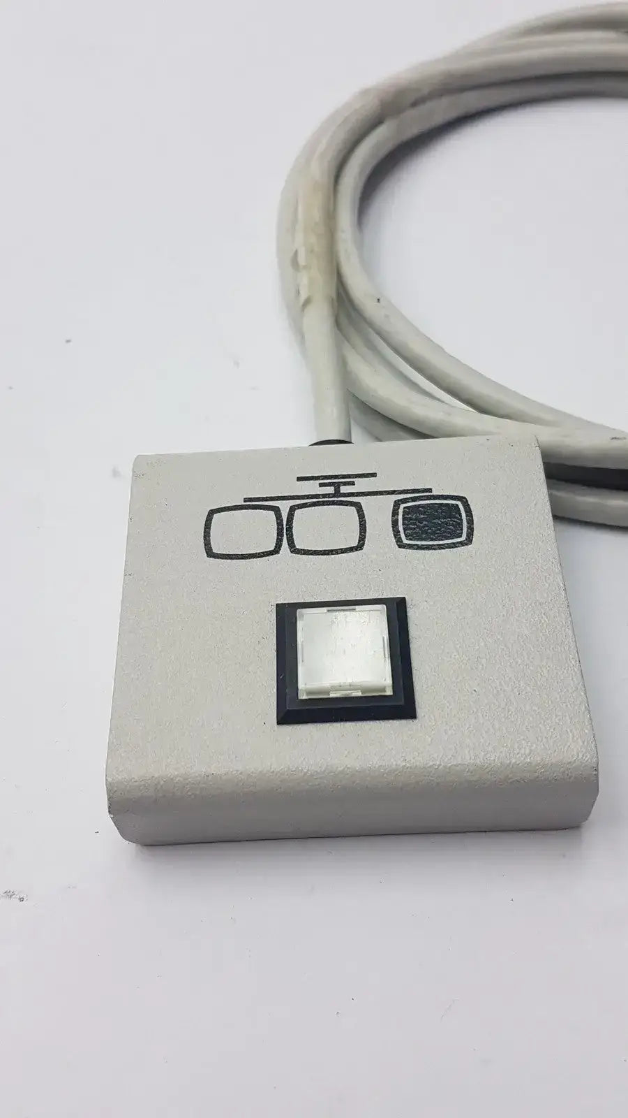 Unbranded White Switch With Green Lead 27-438-01 Rev A Electrical Switch Component, second-hand product photo 5