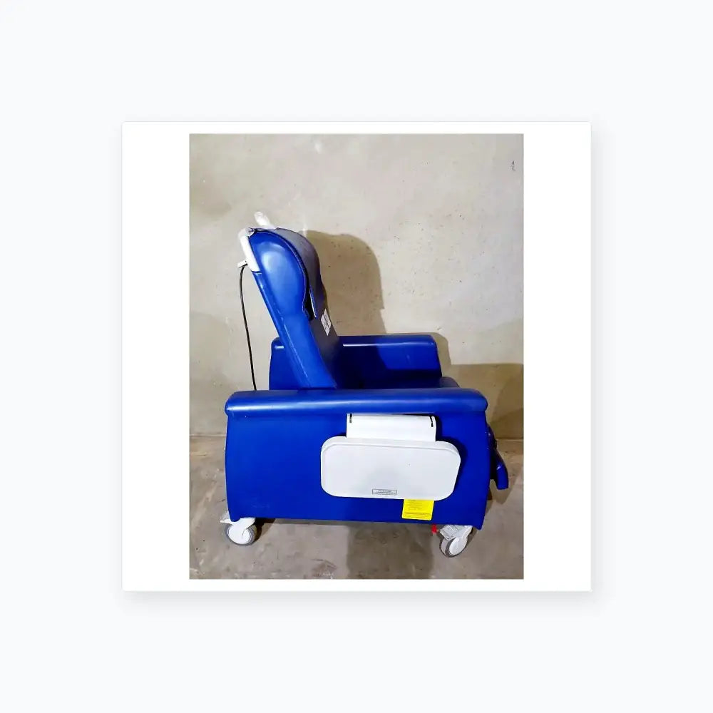 Winco 694 Care Recliner Dialysis chair +Back Massager Vibrate with Side Trays Dialysis Chair, second-hand product photo 17