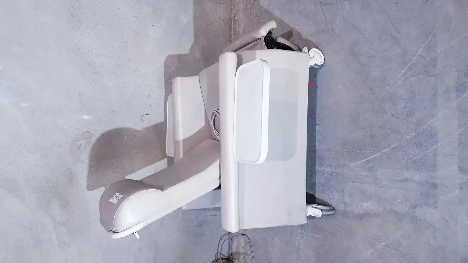 Winco 694 Care Recliner Dialysis chair +Back Massager Vibrate with Side Trays Dialysis Chair, second-hand product photo 6