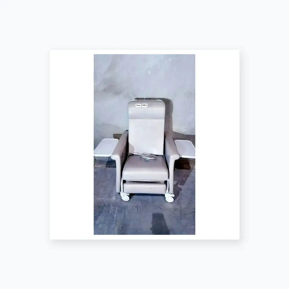 Winco 694 Care Recliner Dialysis chair +Back Massager Vibrate with Side Trays Dialysis Chair, second-hand product photo 1