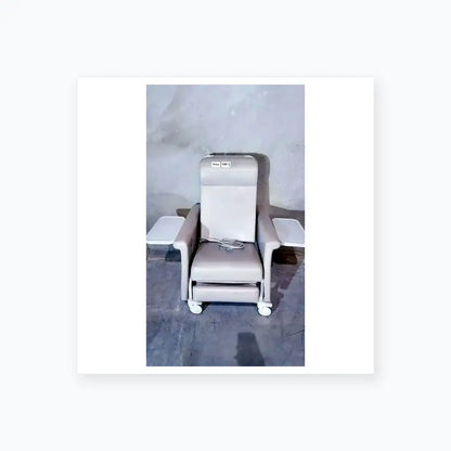 Winco 694 Care Recliner Dialysis chair +Back Massager Vibrate with Side Trays Dialysis Chair, second-hand product photo 1