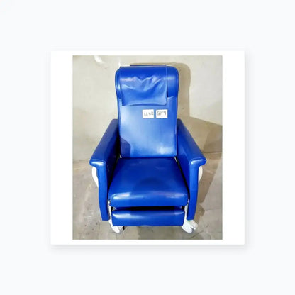 Winco 694 Care Recliner Dialysis chair +Back Massager Vibrate +Side Trays Patient Recliner Chair, second-hand product photo 1