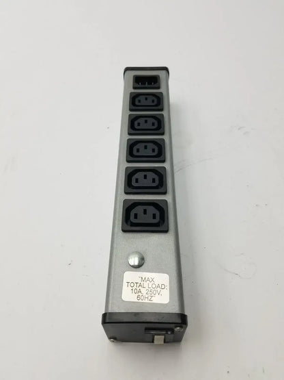 Wiremold Plug In Outlet Center IEC5 50/60 Hz 10A 250V Power Distribution Unit, second-hand product photo 3