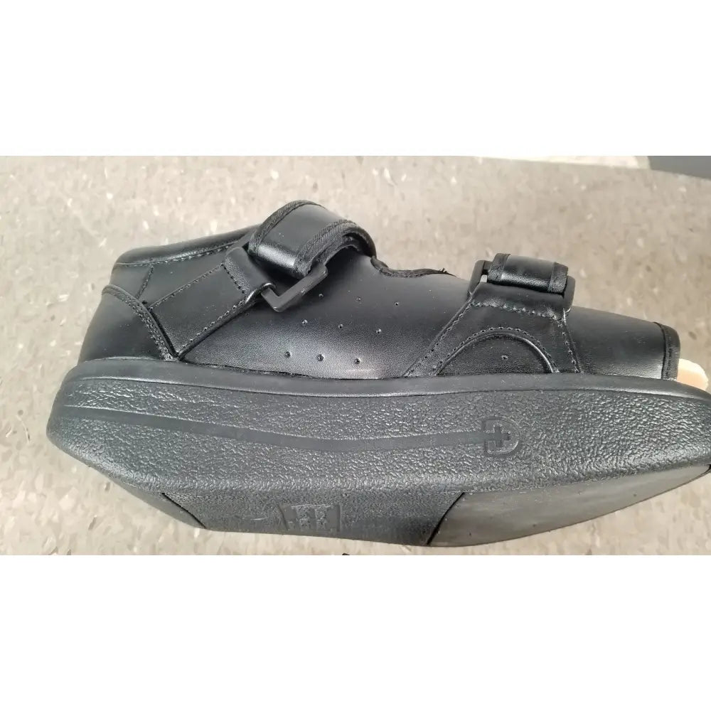 Black leather wound care shoe wcs2b medium with adjustable straps and textured rubber sole ref wcs2b