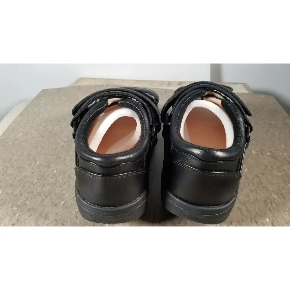 Black leather wound care shoe wcs2b with adjustable velcro straps and white insoles ref wcs2b medium size