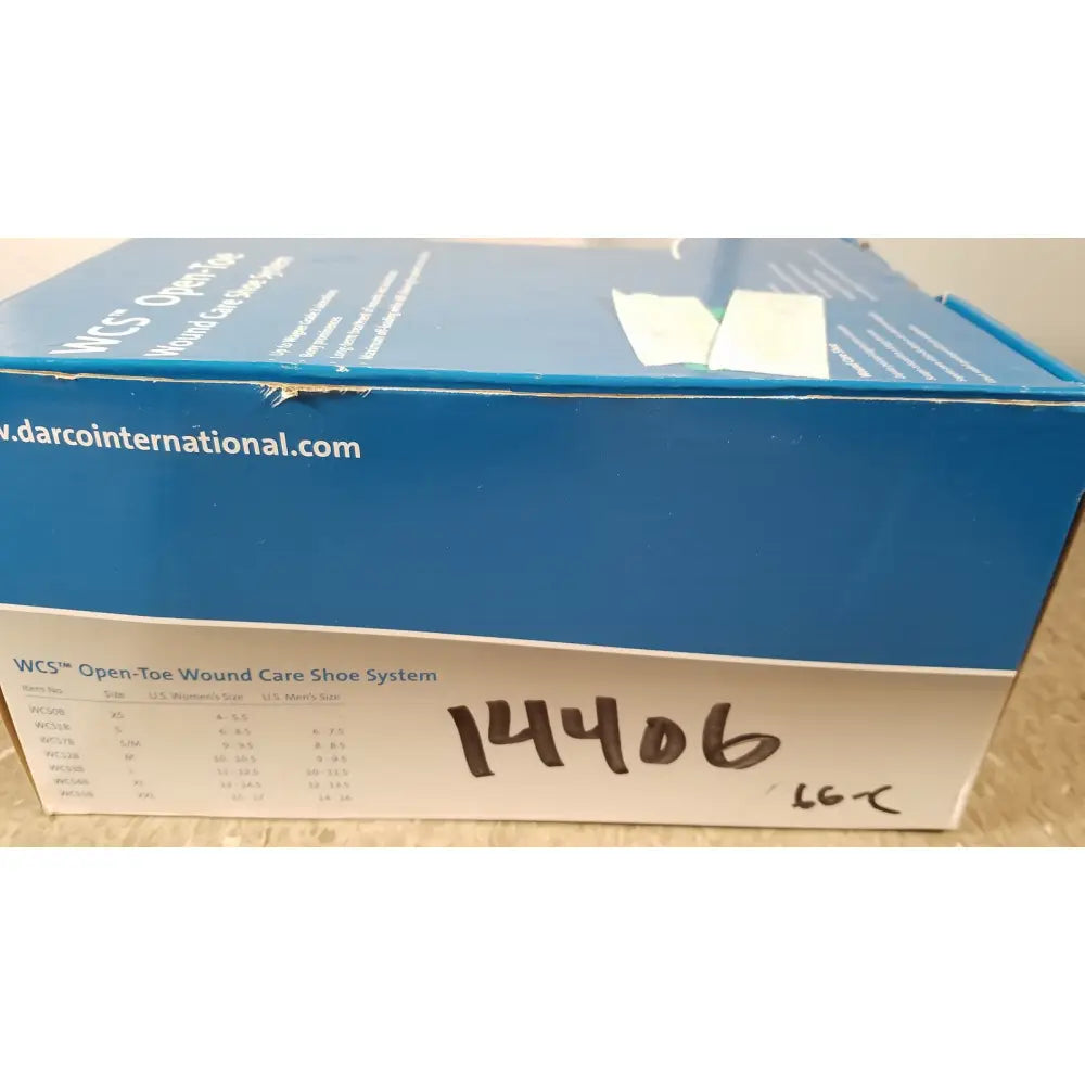 Blue and white box for the wcs2b wound care shoe open-toe system ref wcs2b medium packaging image