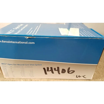 Blue and white box for the wcs2b wound care shoe open-toe system ref wcs2b medium packaging image