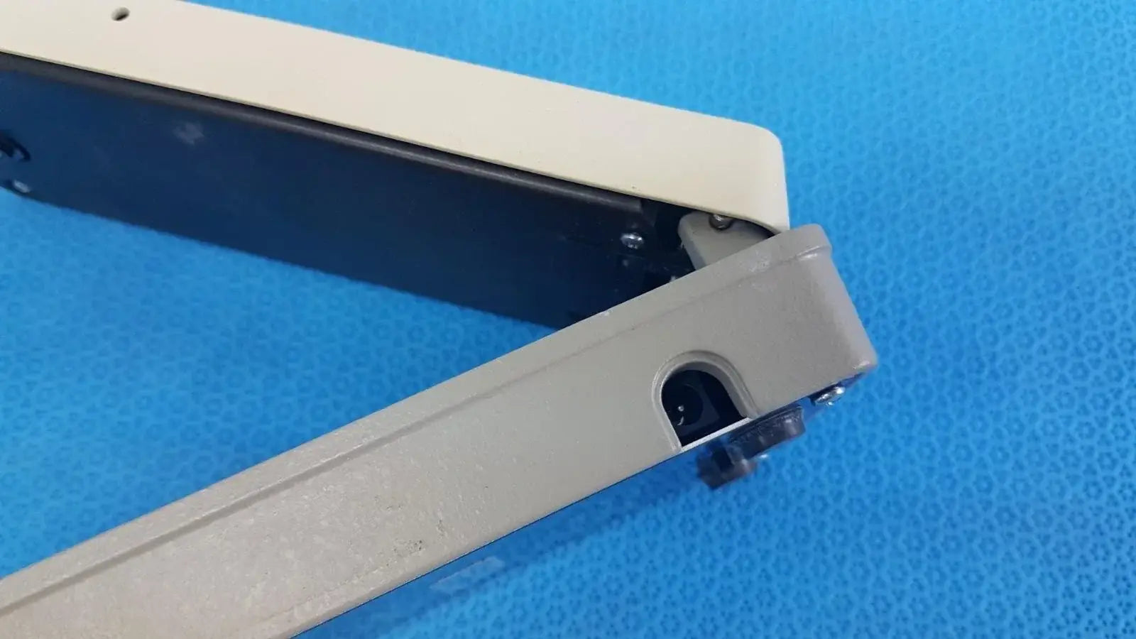 X-Rite 331 Transmission Densitometer – Battery Operated Precision Measuring Device Transmission densitometer, second-hand product photo 7