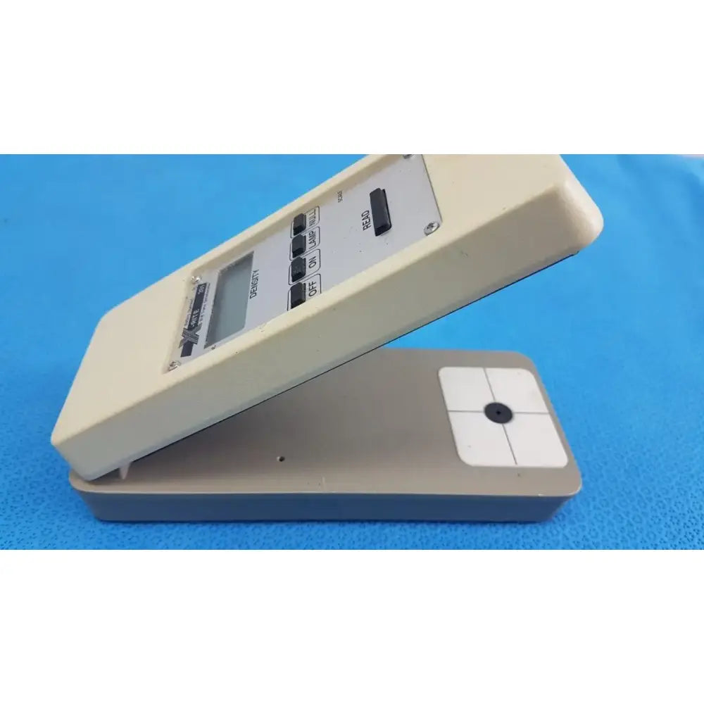X-Rite 331 Transmission Densitometer – Battery Operated Precision Measuring Device Transmission densitometer, second-hand product photo 2