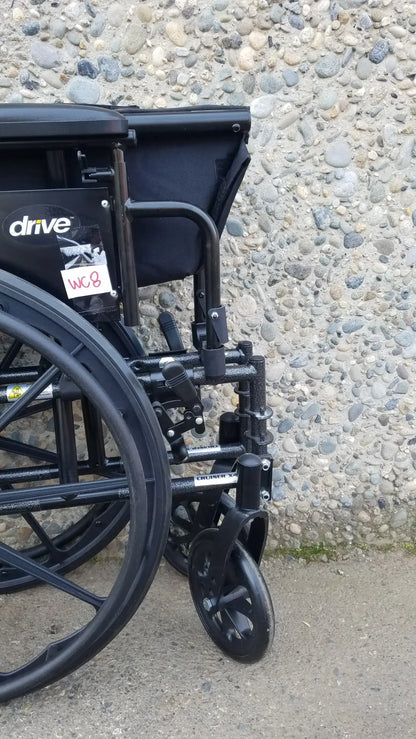 Reuse Medical Equipment X4 Transport Wheelchair by Drive Medical – Foldable & Lightweight Wheelchair, second-hand product photo 4