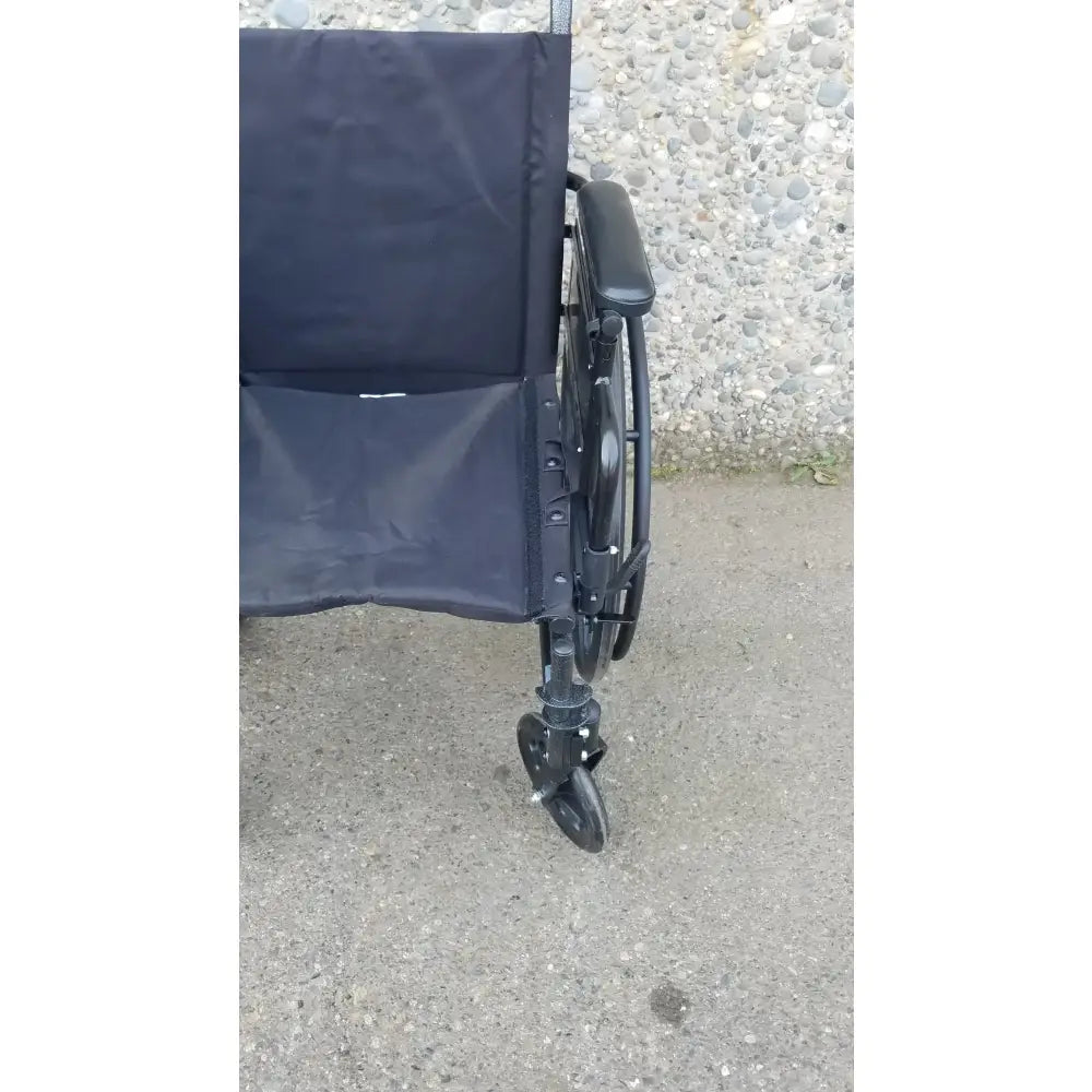 Reuse Medical Equipment X4 Transport Wheelchair by Drive Medical – Foldable & Lightweight Wheelchair, second-hand product photo 10