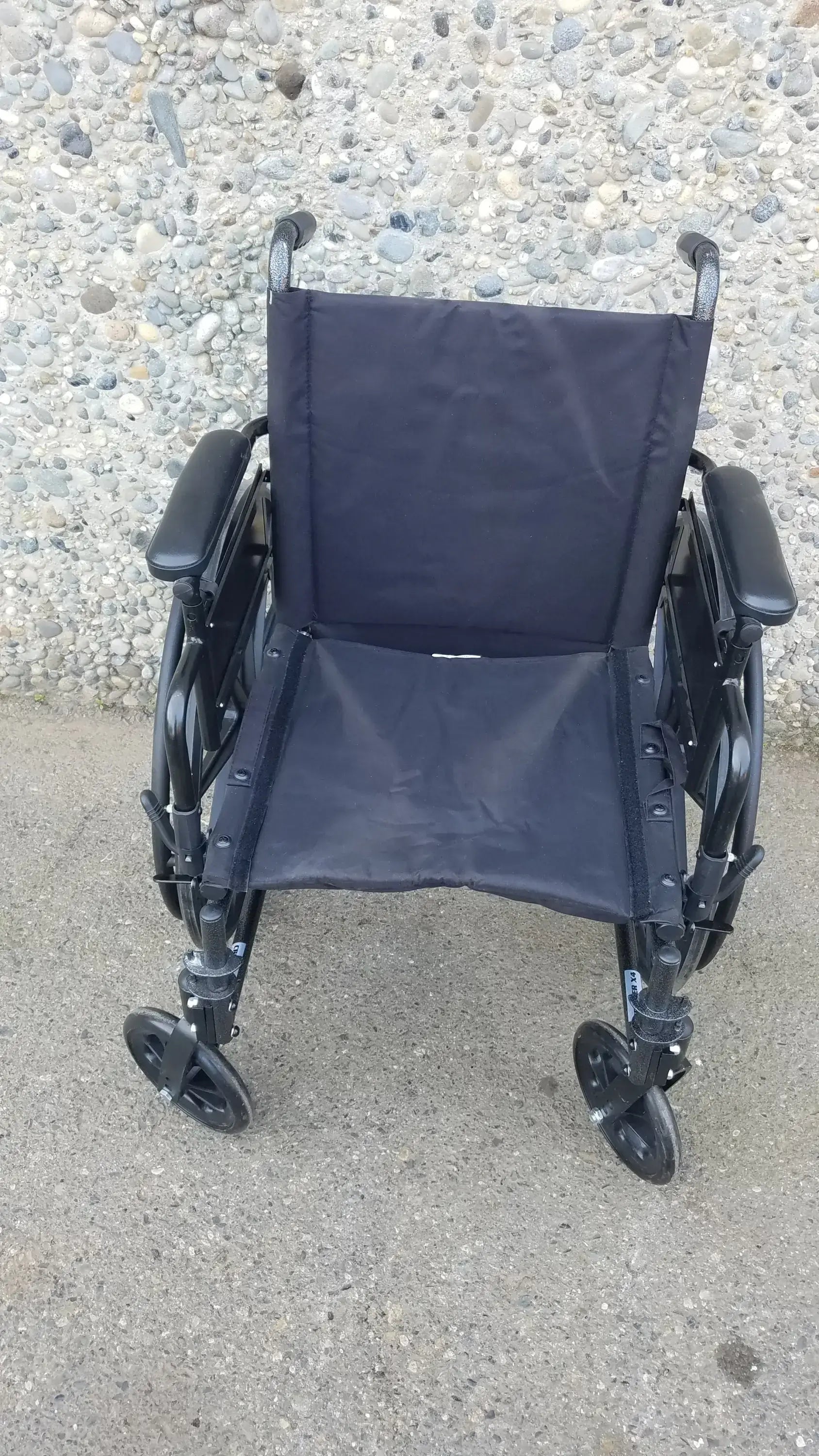 Reuse Medical Equipment X4 Transport Wheelchair by Drive Medical – Foldable & Lightweight Wheelchair, second-hand product photo 11