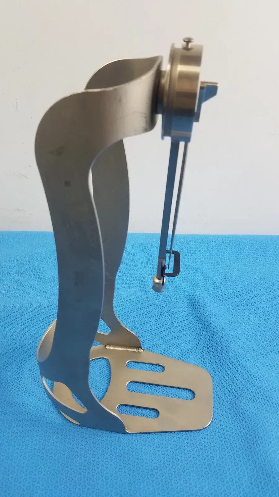 Reuse Medical Zimmer Orthopedic Biomet Finneli Tensioning Boot Surgical & Orthopedic Instruments, second-hand product photo 3