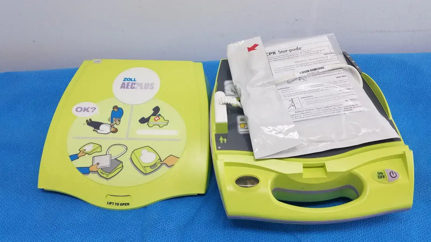ZOLL AED Plus Automated External with Pads - X12D546617 Automated External Defibrillator, second-hand product photo 1