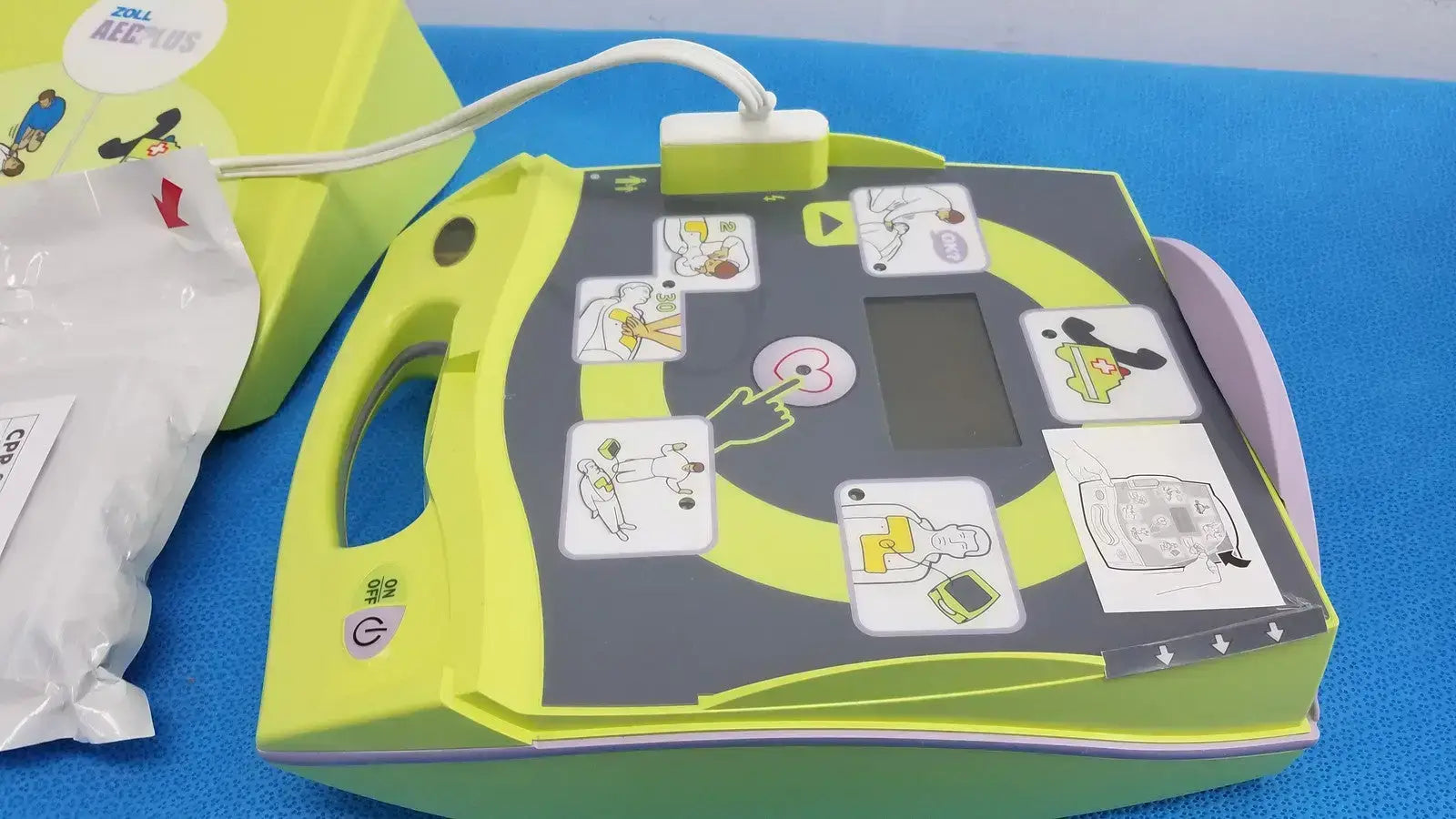 ZOLL AED Plus Automated External with Pads - X12D546617 Automated External Defibrillator, second-hand product photo 6