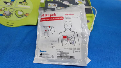 ZOLL AED Plus Automated External with Pads - X12D546617 Automated External Defibrillator, second-hand product photo 2