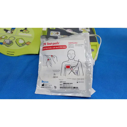ZOLL AED Plus Automated External with Pads - X12D546617 Automated External Defibrillator, second-hand product photo 2