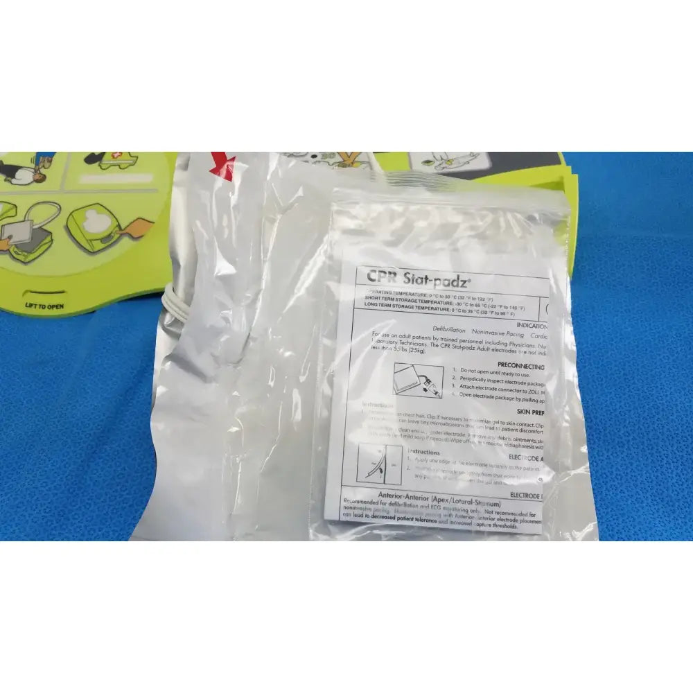 ZOLL AED Plus Automated External with Pads - X12D546617 Automated External Defibrillator, second-hand product photo 4